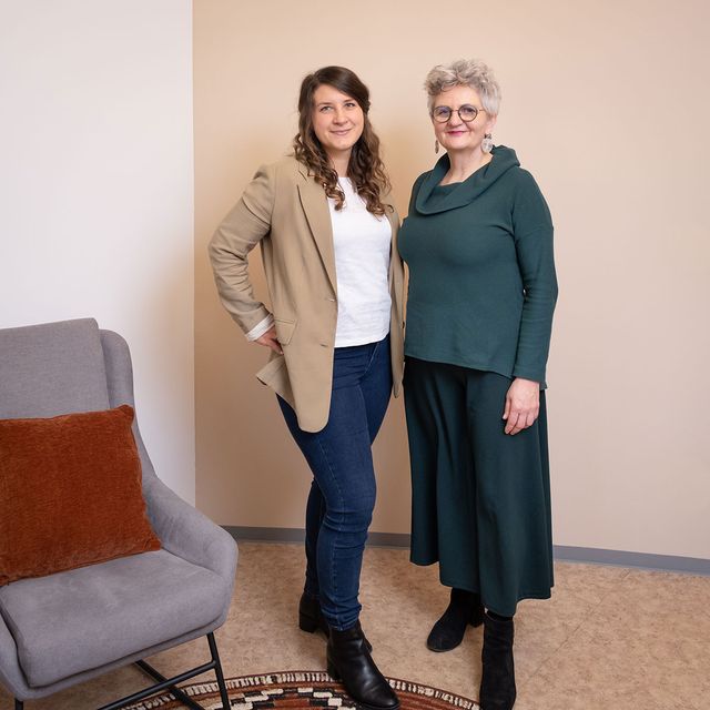 Fachliche Leiterin DSAin Ulrike Limberger und Beraterin Katharina Loisel-Thanmayer, MA